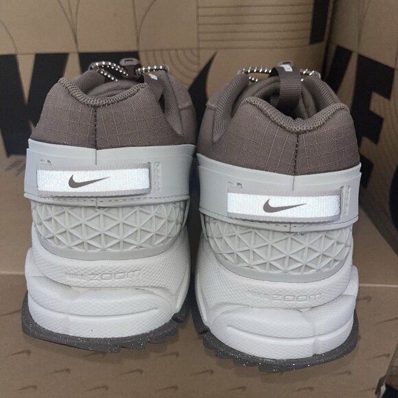 NEW Nike Zoom Vomero Roam Light Bone Brown HQ2181-006 Men’s 10.5/Womens 12 - Picture 4 of 6